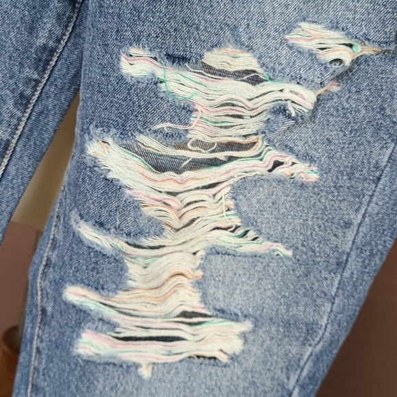 Kancan Rainbow Stitch Destructed Crops - Picture 4 of 10